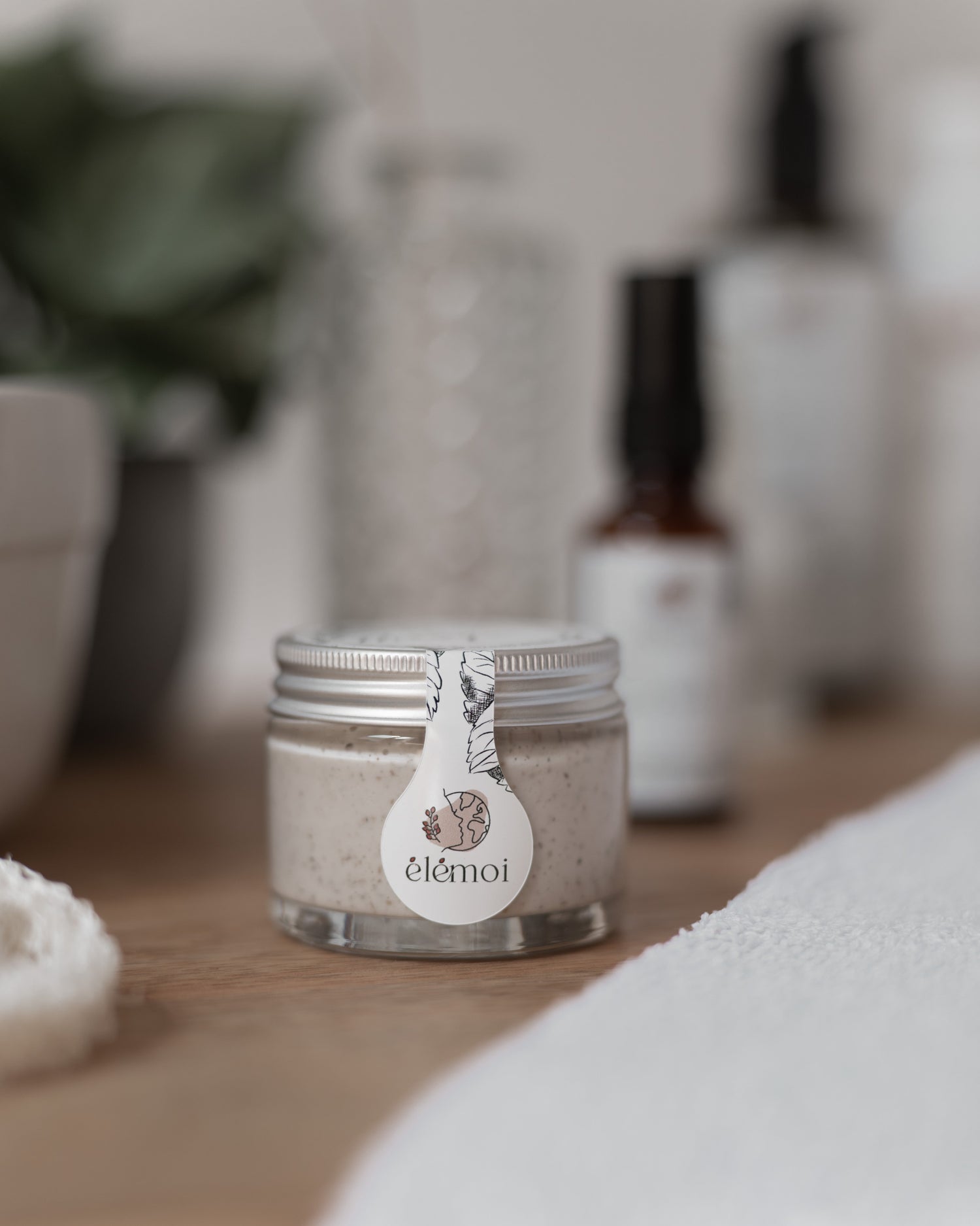 Les produits de la gamme de cosmétiques bio, élémoi