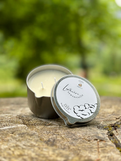 Bougie de massage AIR – packshot détouré, magnolia et beurre de karité